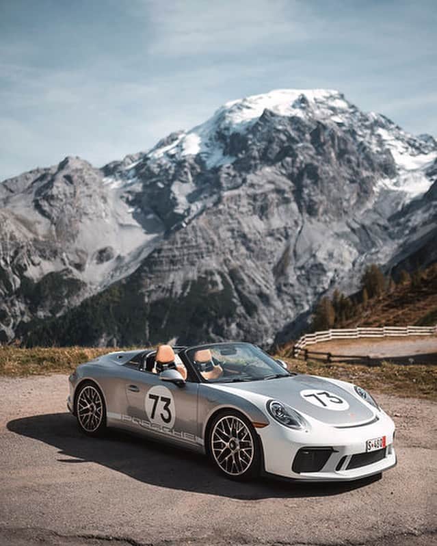 Porscheさんのインスタグラム写真 - (PorscheInstagram)「Climbing the mountains in style. (📸: @patrick.schwienbacher.photo) #Porsche #PorscheMoment #911Speedster #991 _ Combined fuel consumption in accordance with EU 6: 911 Speedster: 13,8 l/100 km; CO2 emissions: 317 g/km」11月28日 0時57分 - porsche