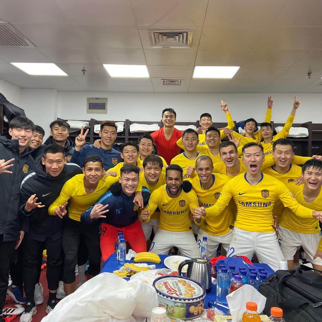 ミランダのインスタグラム：「Mais uma vitória para coroar o nosso trabalho e nossa dedicação🙏🏽」