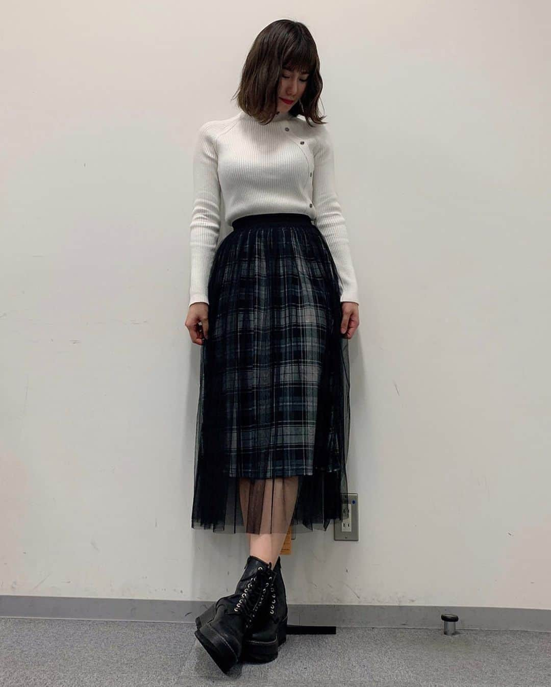 石田優美さんのインスタグラム写真 - (石田優美Instagram)「﻿ ﻿ ﻿ ﻿ お洒落で可愛お洋服大好き🖤﻿ ﻿ #ootd ﻿ #ハイネック﻿ #ニットセーター ﻿ #ロングスカート」11月27日 23時28分 - yu_mi_1012