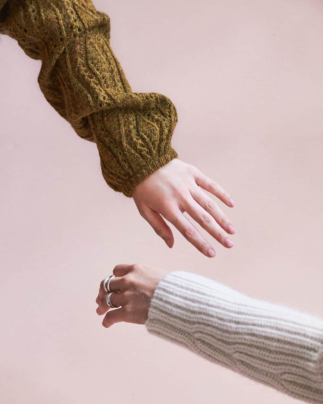 のインスタグラム：「Receive 30% off all DL brand items using code GIVE30 🛍 Offer ends Mon 12.2 11:59PM EST. Exclusions apply on collaborations and third party items. #SALE #holiday」