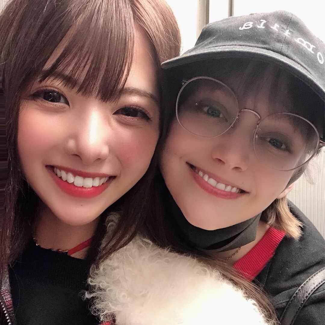 岡田栞奈のインスタグラム：「可愛い可愛いダコと❤️ おうちデートからのご飯🍚 2日連続😂✨ #親友ちゃん #会う度顔タイプって言ってくれる #私もダコの顔がタイプです😚 #今日も美女拝めました」