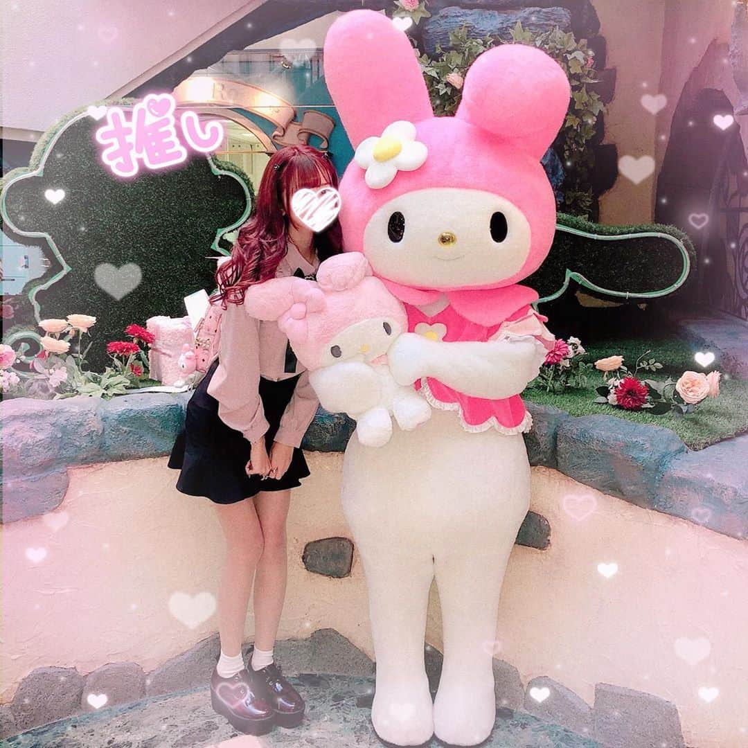 さきぼんさんのインスタグラム写真 - (さきぼんInstagram)「メロちゃんしか勝たん‼️ . カラーは @heartim__lobby 🎀 ブリーチしなくても綺麗なピンクにしてもらえると思います！ . エクステは @pullexte_official のダイヤモンド毛質90本！ 違和感無さすぎていつも地毛に間違えられるー！  渋谷原宿では @s4n5go_fi_ne さんのとこのみ取り扱ってます( ◜ᴗ◝) 私の影響でプルにしたって報告もらうのうれしい。。 . . . #mymelody #マイスウィートピアノ #ピアノちゃん #クロミ #クロミちゃん #地雷 #地雷女 #地雷女子 #マイメロしか勝たん #サンリオ #sanrio #mcm #さきぼんサンリオ」11月28日 0時42分 - sakibon69