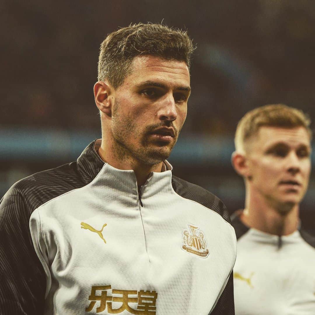 ファビアン・シェアのインスタグラム：「FS5 ⚫️⚪️ #nufc」