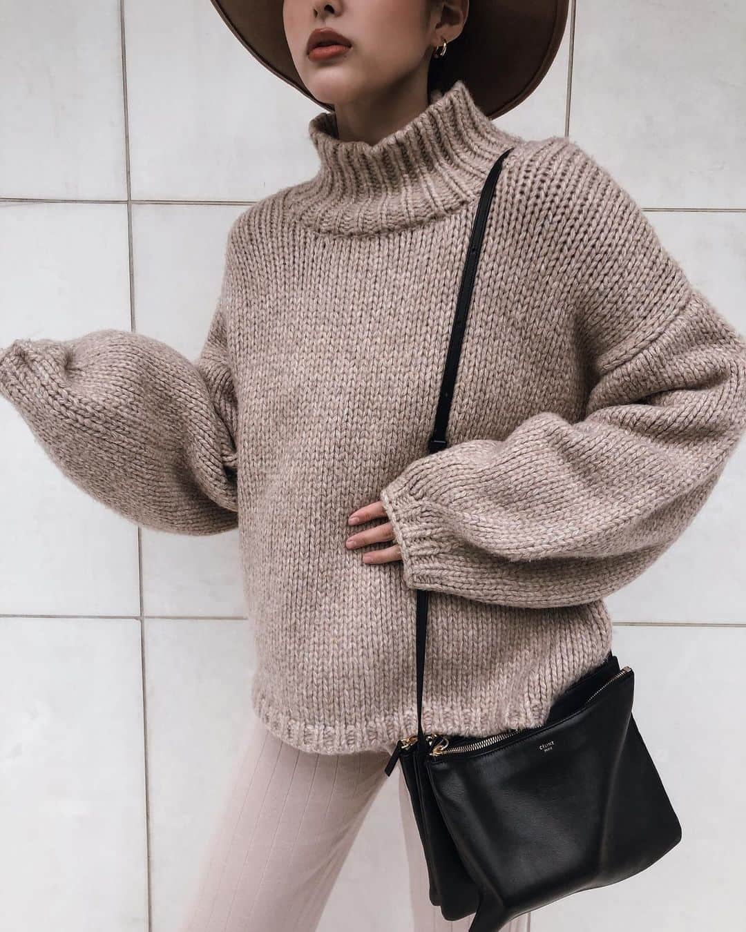 佐野真依子さんのインスタグラム写真 - (佐野真依子Instagram)「Moth Color Knit beige Coordinate♡ ■Moth Color Knit ￥17,600 @trunc88_official  #trunc88」11月27日 16時14分 - sanomaisanomai