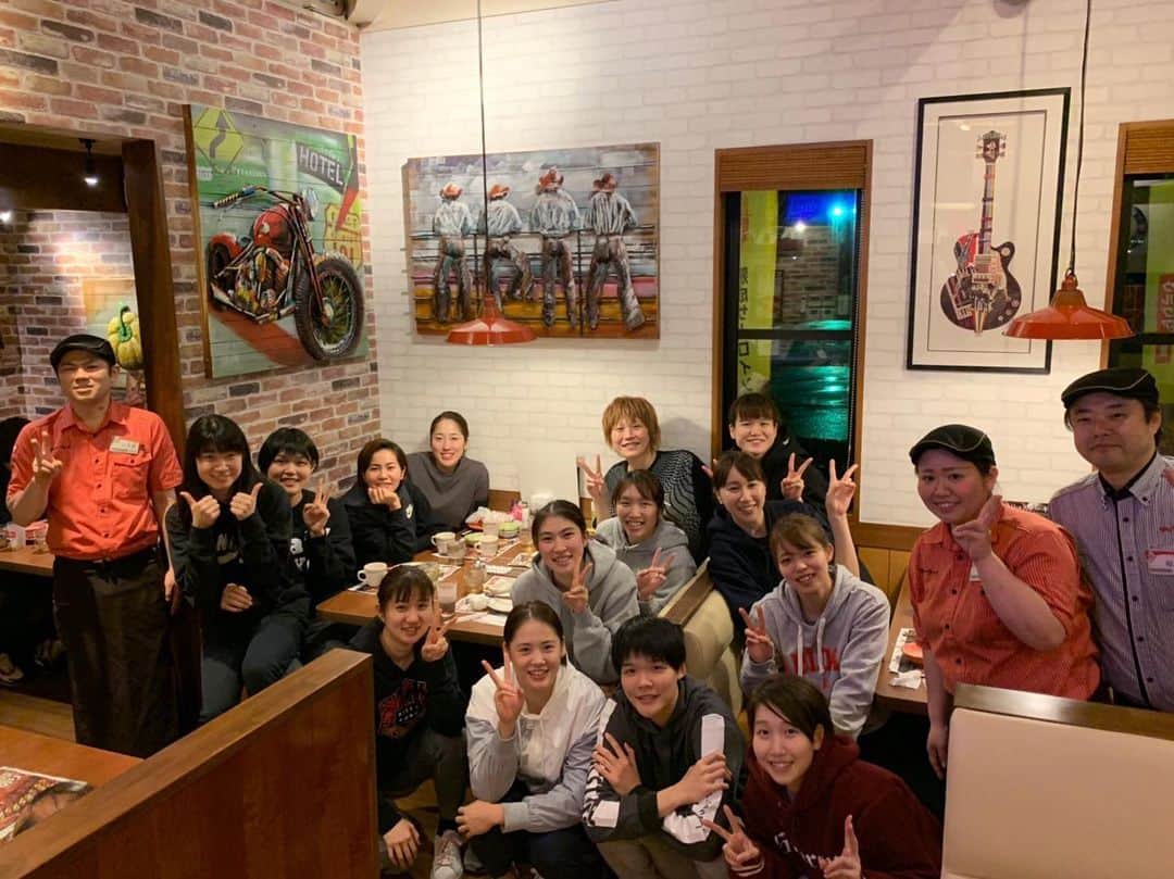 赤穂ひまわりのインスタグラム：「ブロンコビリーに行ってきました！ とても美味しかったです✨ ありがとうございました！  #ブロンコビリー#wリーグ」