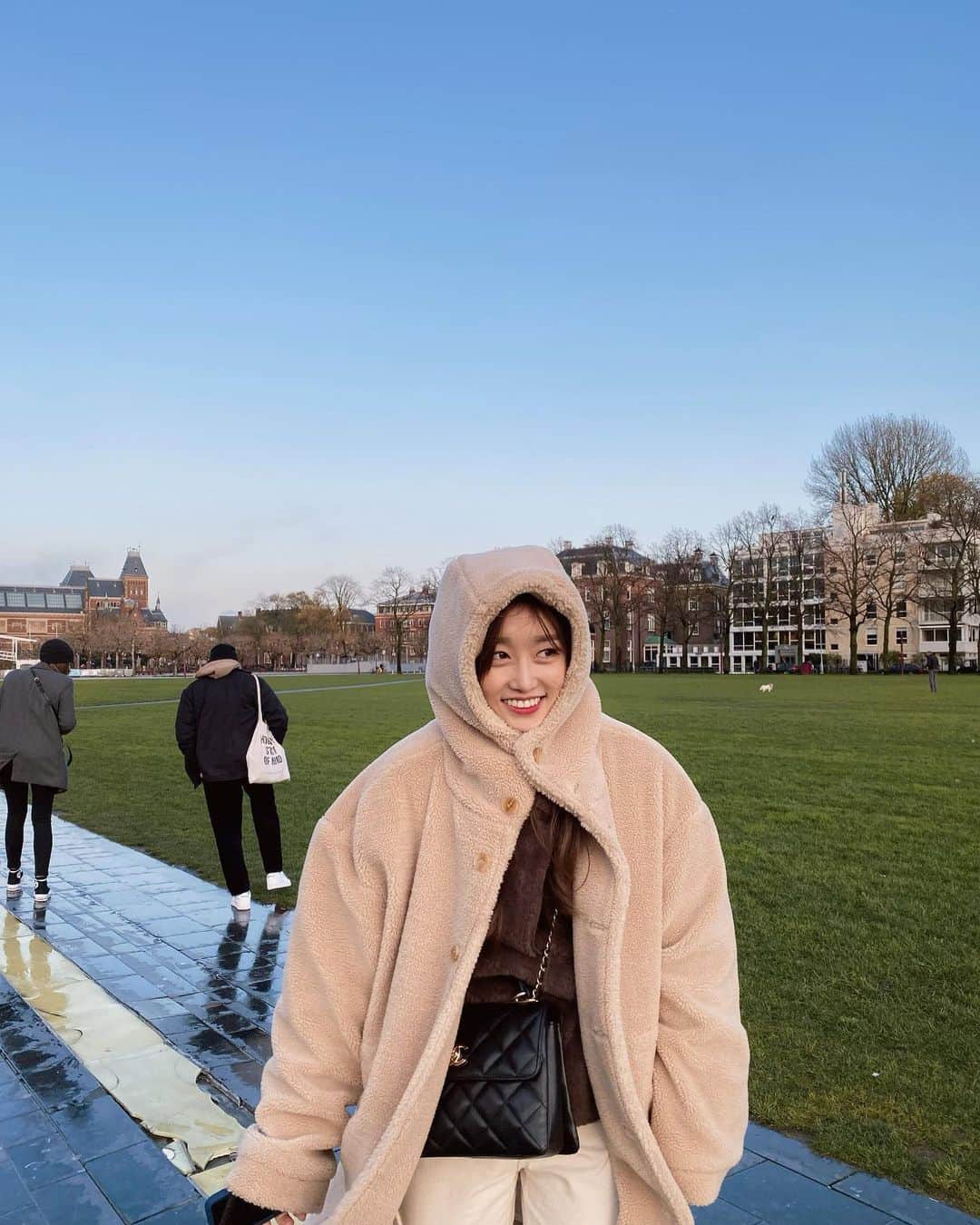 COCO さんのインスタグラム写真 - (COCO Instagram)「Eskimo in #Amsterdam ✌🏻🥰」11月27日 16時23分 - rilaccoco
