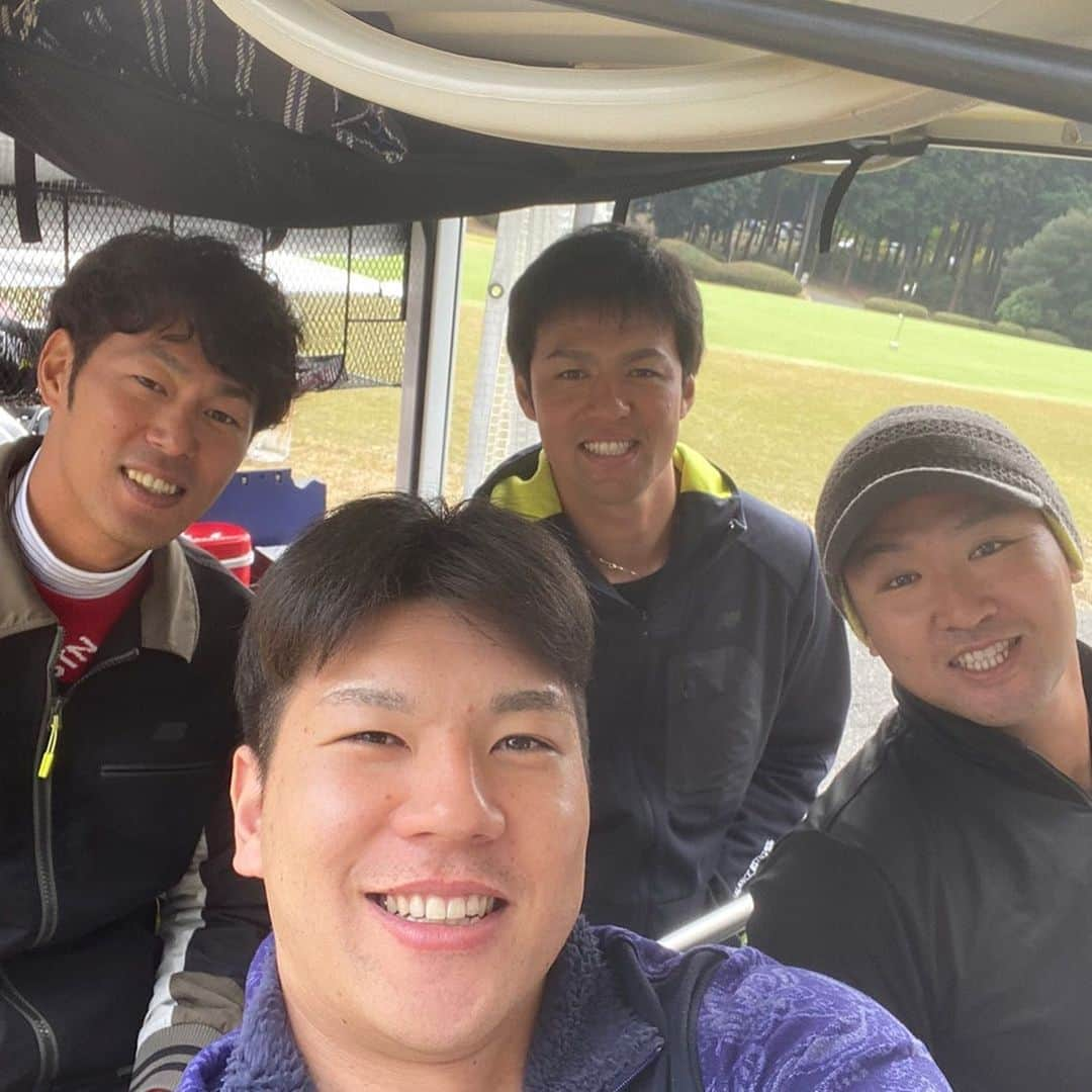 木村文紀さんのインスタグラム写真 - (木村文紀Instagram)「久しぶりの銀さんと初の立岡と荒川プロとゴルフ！ 今日からゴルフ３連チャン！ #炭谷銀仁朗#荒川雄太#立岡宗一郎#木村文紀#ゴルフ」11月27日 16時36分 - fumikazu_kimura9