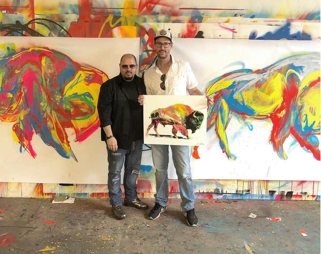のインスタグラム：「FOLLOW 👉🏻 @jbower23 👈🏻I had the great pleasure to spend a afternoon with a fellow artist who I have a lot of respect for! His work is stunning , it’s rare to meet and find an artist who walks between the worlds of form and formless, and knows how to tap into the universe and pull down what he needs. In my opinion he is a master.... His work speaks for itself go take a look at it.. In 2014 I saw his work and thought this guy is the best Is The show.. now nearly 6 years later here we are a couple of wind walkers sharing stories and having a hell of a time!  Thanks for making the drive and the time!! Next visit is your studio !!!! #rollandberry #jbower23  #justinbowerart #windwalkers #artistlife #artstudio #buffalo #beliveinyourself #billionaire #bison #energy #frequency #vibration #unstoppable #universe #iwillalwaysmissyoujason」