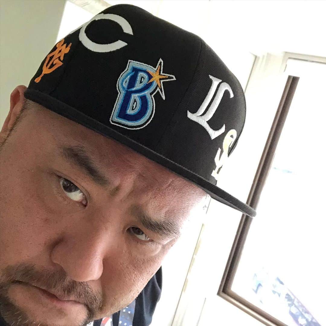丸山ゴンザレスのインスタグラム：「全部入り！キャップ、いただきました。 #newera #newerajapan」