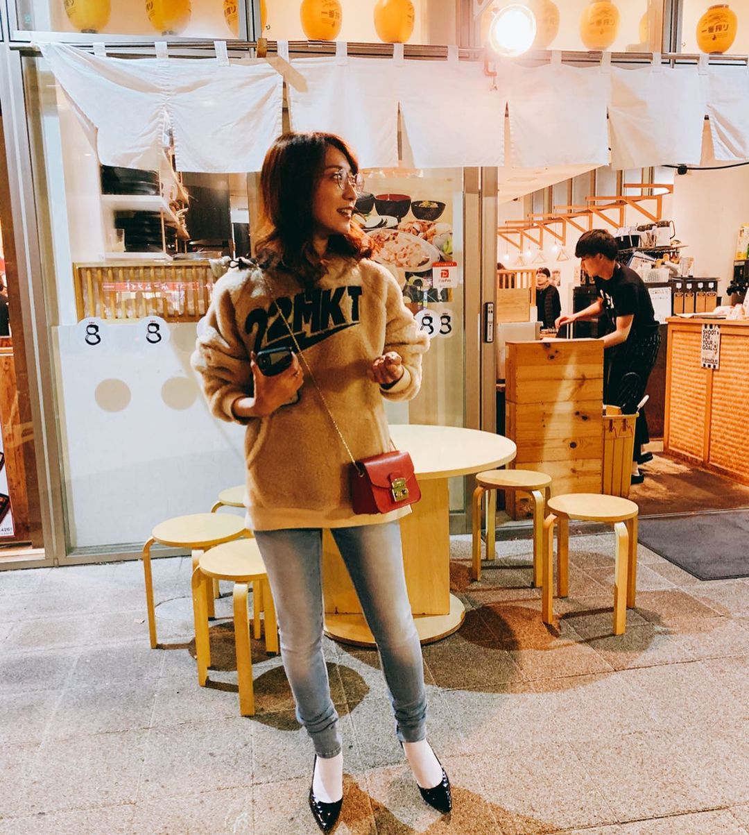 瀬口かなさんのインスタグラム写真 (瀬口かなInstagram)「福岡にちょっとだけ帰省しておりました🍎 コンタクトを忘れてメガネ👓