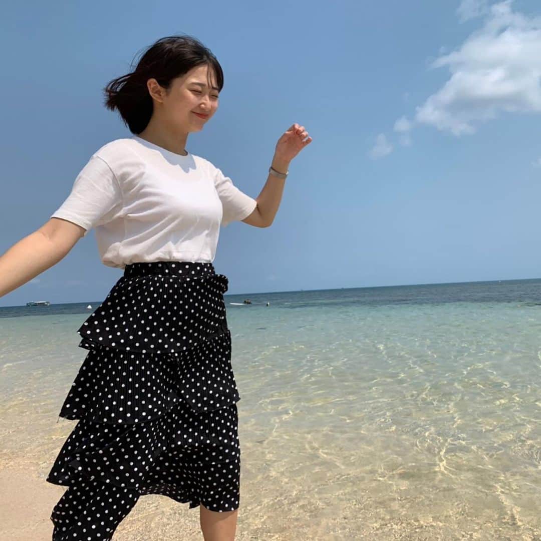 平井はんなのインスタグラム：「. 2019.11.27 無事に19歳のお誕生日を迎えることができました☺︎ 生まれて初めて日本とは違う国でお誕生日を迎えて 家族のいない1人きりでのお誕生日に 少し寂しい気持ちになっています☹️ でもこれも私が決めたことだから! 自分のやりたいことをしながら 始めてきた場所で たくさんの新しいものに触れて 1歳大人になれたことを 我ながら誇りに思っています☺︎ そして寂しい気持ちになるけれど みんなからのおめでとうのDMを読んだり みんなが載せてくれているストーリーを見たり みんなのおかげで寂しい気持ちも薄くなります🌼 みんな本当に本当にありがとう❤︎ 19歳たくさんの学びと 素敵な人との出会いに恵まれた 幸せな1年になりますように. 頑張ってそんな1年にしていきたいと思います! .  最近の平井は グレートバリアリーフに1人旅に行ったり 毎週末は市場に通っていたり (小さな街だから必ずお友達に会う笑) お世話になったホームステイ先の男の子のお誕生日をお祝いしたり バイトを頑張ったり ヘタッピな自炊と格闘したり そんな毎日を過ごしています! . 何かを頑張ったり頑張ろうとしている人が 私が1人知らない街で知らない人たちと 慣れない生活ながら頑張っているのを見て 少しでも勇気を感じてもらえるような そんな存在になれますように.」