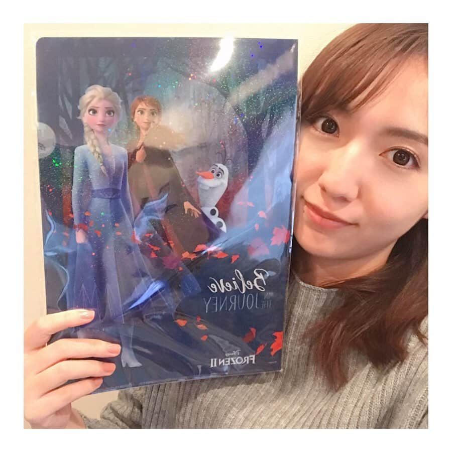 森遥香さんのインスタグラム写真 - (森遥香Instagram)「. 今日はLINEディズニーツムツムの新CM発表会でした🎤 CEOに扮した #藤原竜也 さんをお迎えし、 新ツムを生プレゼン！さすが、圧倒的プレゼン力...✨ アナ雪2のグッズもたくさんいただきました❄︎ . そして明日は #ZIP! スタジオです。 特集もぜひご覧ください！ さ、ベストアーティストでファミリーの勇姿見よ〜😚♡ (もれなく男性陣がみんな心配🕺) . .」11月27日 17時30分 - moriri_h