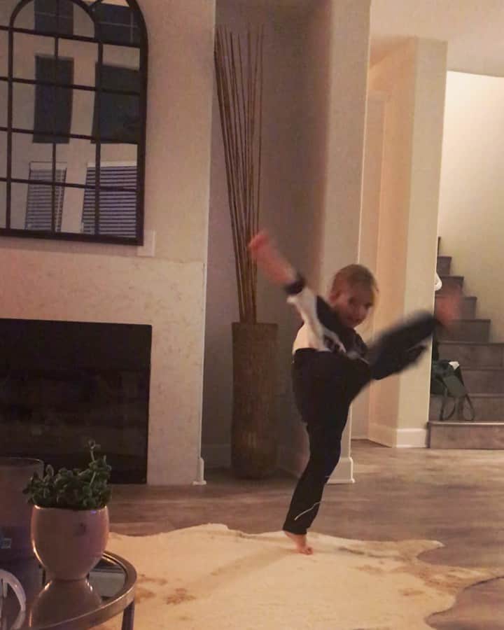 ヨランテ・ヴァン・カスベルヘンのインスタグラム：「Life is good🕺🏼🕺🏼🕺🏼🕺🏼🕺🏼🕺🏼🕺🏼」