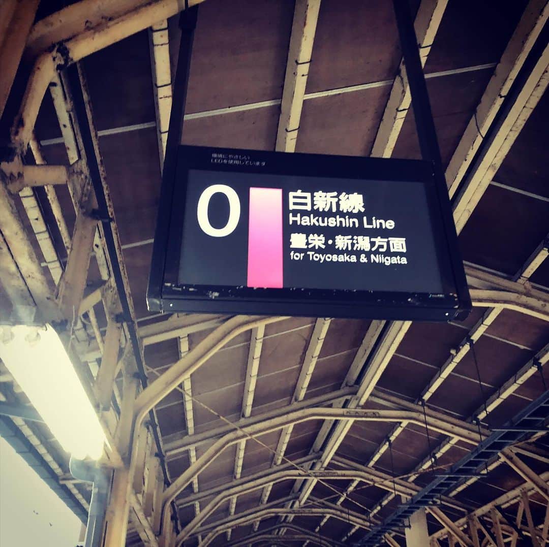吉川正洋さんのインスタグラム写真 - (吉川正洋Instagram)「ひとり旅では弥彦線と白新線に乗りました。お互い0番のりばがありますね（東三条駅&新発田駅）」11月27日 17時55分 - dhyoshikawa