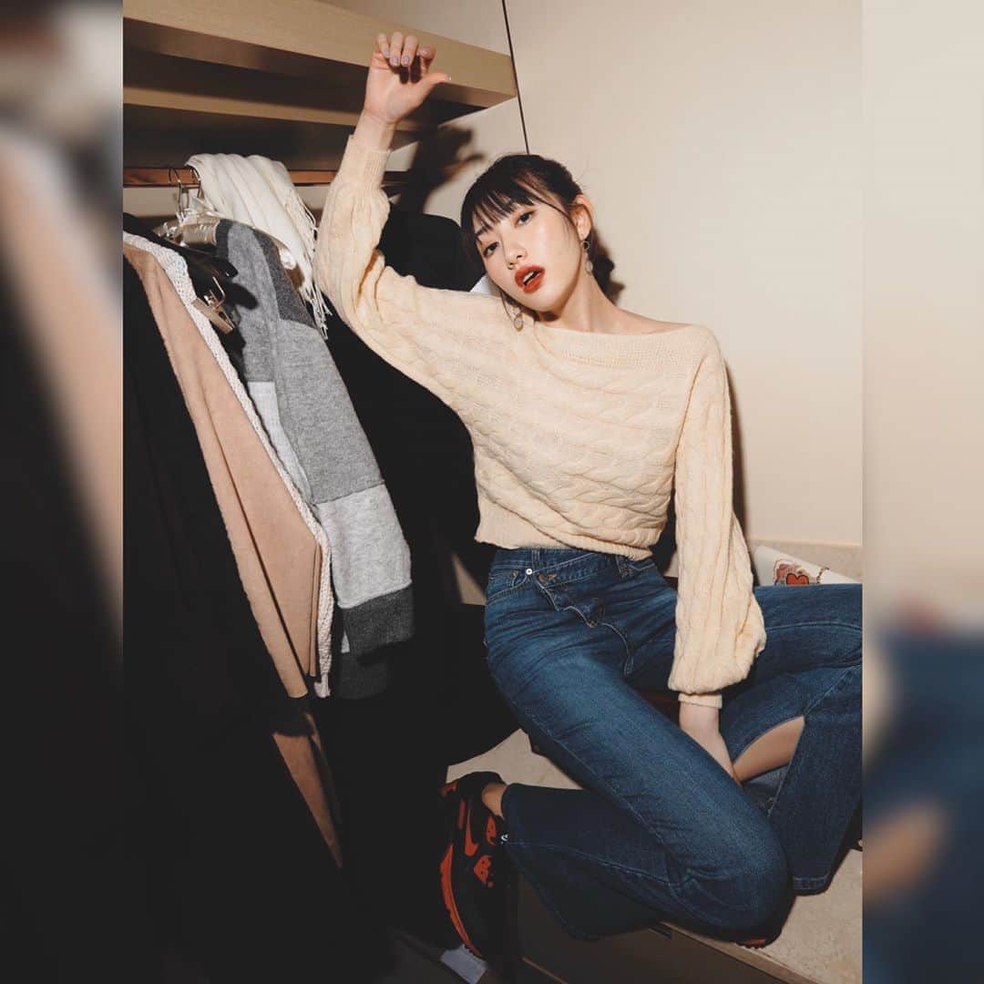黒田瑞貴のインスタグラム：「こーゆーニットって、1枚あるとなんでも合うから便利よね✌︎ #fashion #valmuer #ootd #ootdfashion #instagood #japanesegirl」