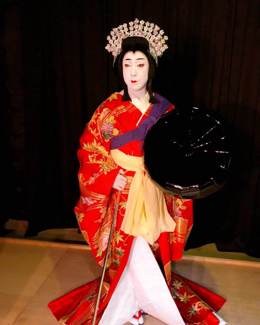 のインスタグラム：「.﻿ 昨日は「寿柳流追善舞踊公演」にて寿柳貴彦さんと吉野山を踊りました。﻿」