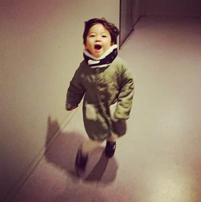 村上純さんのインスタグラム写真 - (村上純Instagram)「#迫り来る息子 #可愛狂う息子 #Soustagram」11月27日 18時12分 - murakami_jung