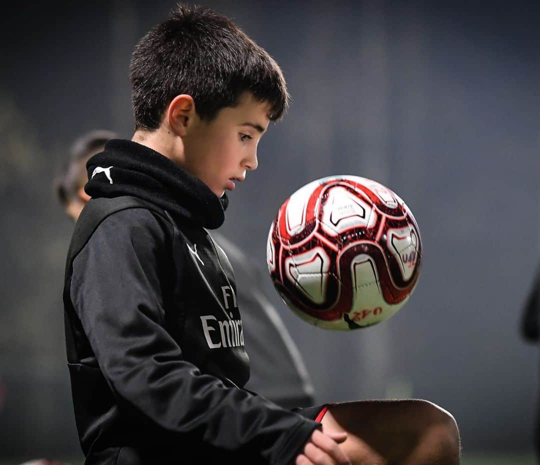 ACミランさんのインスタグラム写真 - (ACミランInstagram)「Keep your goal in sight ⚽ #SempreMilan #MilanYouth」11月27日 18時29分 - acmilan