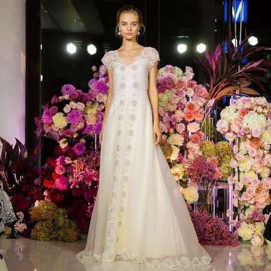 NOVARESE Dress Officialのインスタグラム