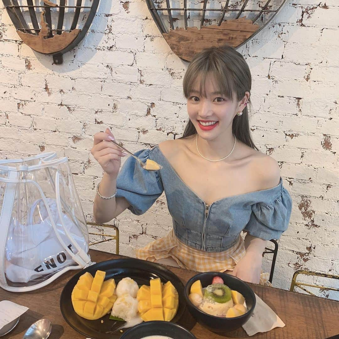 イ・ユビさんのインスタグラム写真 - (イ・ユビInstagram)「악 너무마시썽😂」11月27日 18時49分 - yubi_190