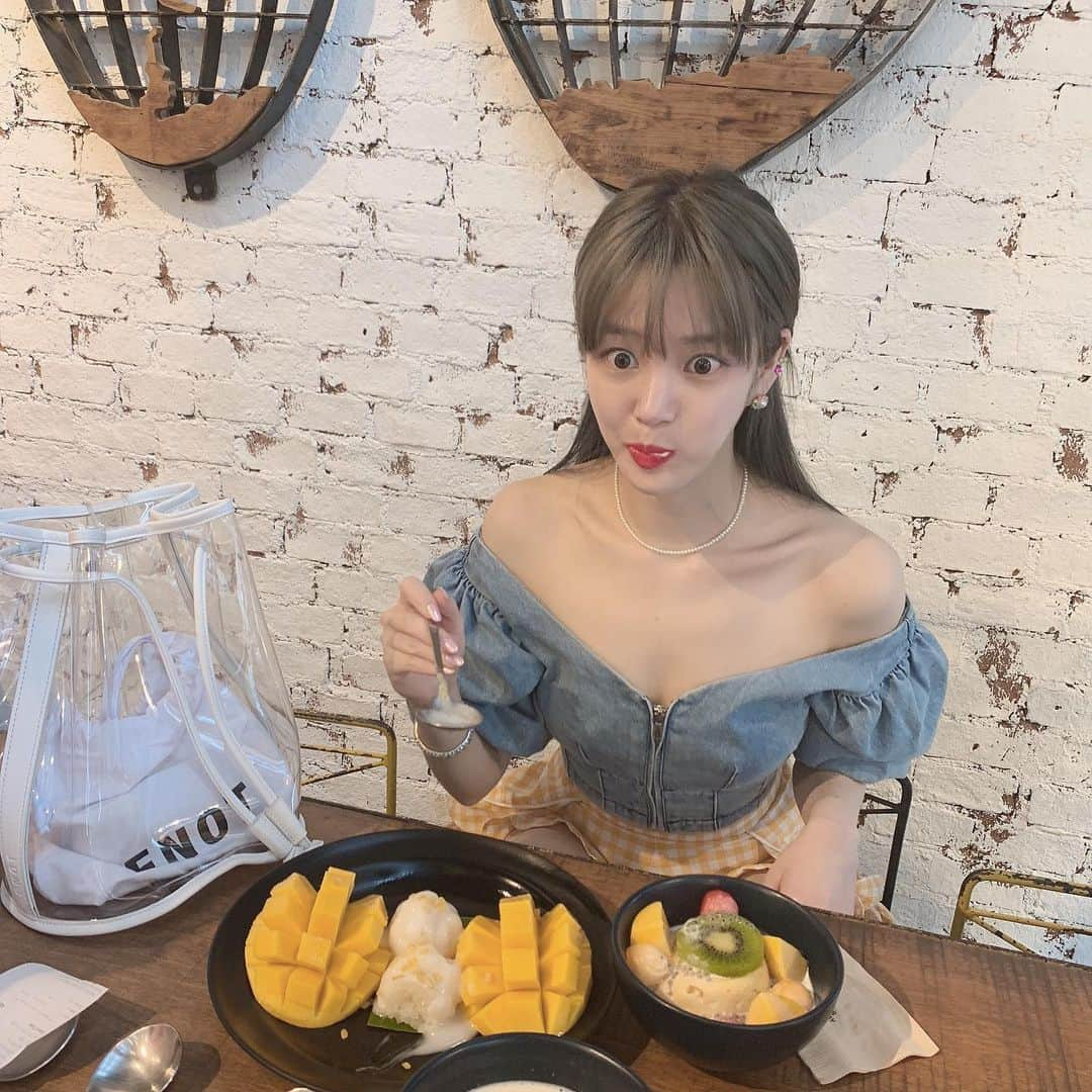 イ・ユビさんのインスタグラム写真 - (イ・ユビInstagram)「악 너무마시썽😂」11月27日 18時49分 - yubi_190