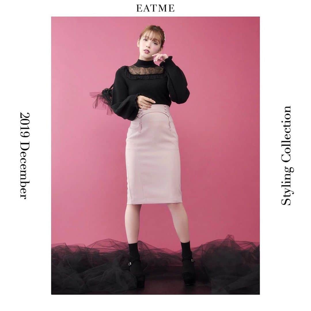 EATMEさんのインスタグラム写真 - (EATMEInstagram)「11.27 update… #EATME #DECEMBER #LOOK #COLLECTION #📖 #VINTAGEAFTERNOONTEA @maotin1019  身長🚺:169cm パンプス➡︎発売中 トップス、スカート、バレッタ➡︎12月発売予定 ソックス➡︎参考商品 . ハイネックレースラッフルニットトップ（ #TOP ） ¥8,100（＋tax） COLOR🎨:BLK.O/WHT.PPL SIZE📐:FREE . BACKレースアップコルセットスカート（ #SKIRT ） ¥10,000（＋tax） COLOR🎨:PNK.PPL.BLK SIZE📐:S.M . EATMEロゴバレッタ（ #BARRETTE ） ¥2,700（＋tax） COLOR🎨:O/WHT . クロスストラップパンプス（ #PUMPS ） ¥13,000（+tax） COLOR🎨:BLK.PPL.BLU SIZE📐:S（22.5cm) M（23.5cm）、L（24.5cm） . #EATME_COLLECTION #EATME #eatmejapan #イートミー」11月27日 18時54分 - eatme_japan