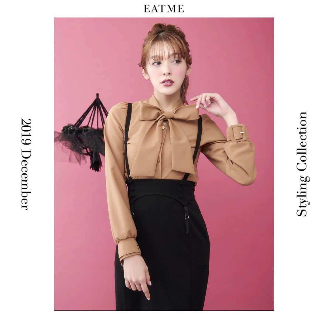 EATMEさんのインスタグラム写真 - (EATMEInstagram)「11.27 update… #EATME #DECEMBER #LOOK #COLLECTION #📖 #VINTAGEAFTERNOONTEA @maotin1019  身長🚺:169cm パンプス➡︎発売中 ブラウス、スカート➡︎12月発売予定 ソックス➡︎参考商品 . BIGリボンベルトスリーブブラウス（ #BLOUSE ） ¥9,000（＋tax） COLOR🎨:CML.O/WHT.BLK SIZE📐:FREE . BACKレースアップコルセットスカート（ #SKIRT ） ¥10,000（＋tax） COLOR🎨:BLK.PNK.PPL SIZE📐:S.M . クロスストラップパンプス（ #PUMPS ） ¥13,000（+tax） COLOR🎨:BLK.PPL.BLU SIZE📐:S（22.5cm) M（23.5cm）、L（24.5cm） . #EATME_COLLECTION #EATME #eatmejapan #イートミー」11月27日 18時58分 - eatme_japan