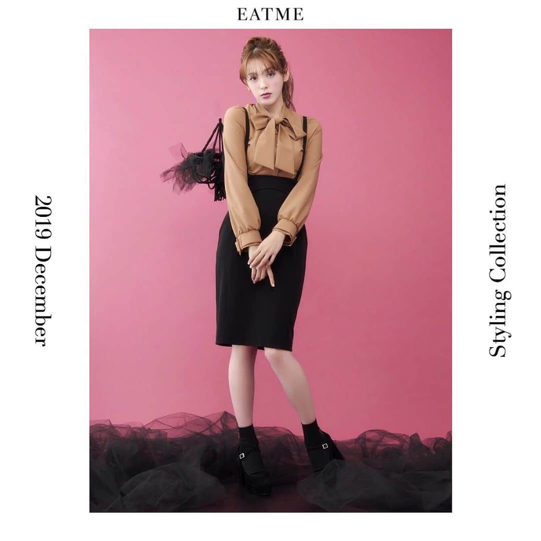 EATMEさんのインスタグラム写真 - (EATMEInstagram)「11.27 update… #EATME #DECEMBER #LOOK #COLLECTION #📖 #VINTAGEAFTERNOONTEA @maotin1019  身長🚺:169cm パンプス➡︎発売中 ブラウス、スカート➡︎12月発売予定 ソックス➡︎参考商品 . BIGリボンベルトスリーブブラウス（ #BLOUSE ） ¥9,000（＋tax） COLOR🎨:CML.O/WHT.BLK SIZE📐:FREE . BACKレースアップコルセットスカート（ #SKIRT ） ¥10,000（＋tax） COLOR🎨:BLK.PNK.PPL SIZE📐:S.M . クロスストラップパンプス（ #PUMPS ） ¥13,000（+tax） COLOR🎨:BLK.PPL.BLU SIZE📐:S（22.5cm) M（23.5cm）、L（24.5cm） . #EATME_COLLECTION #EATME #eatmejapan #イートミー」11月27日 18時58分 - eatme_japan
