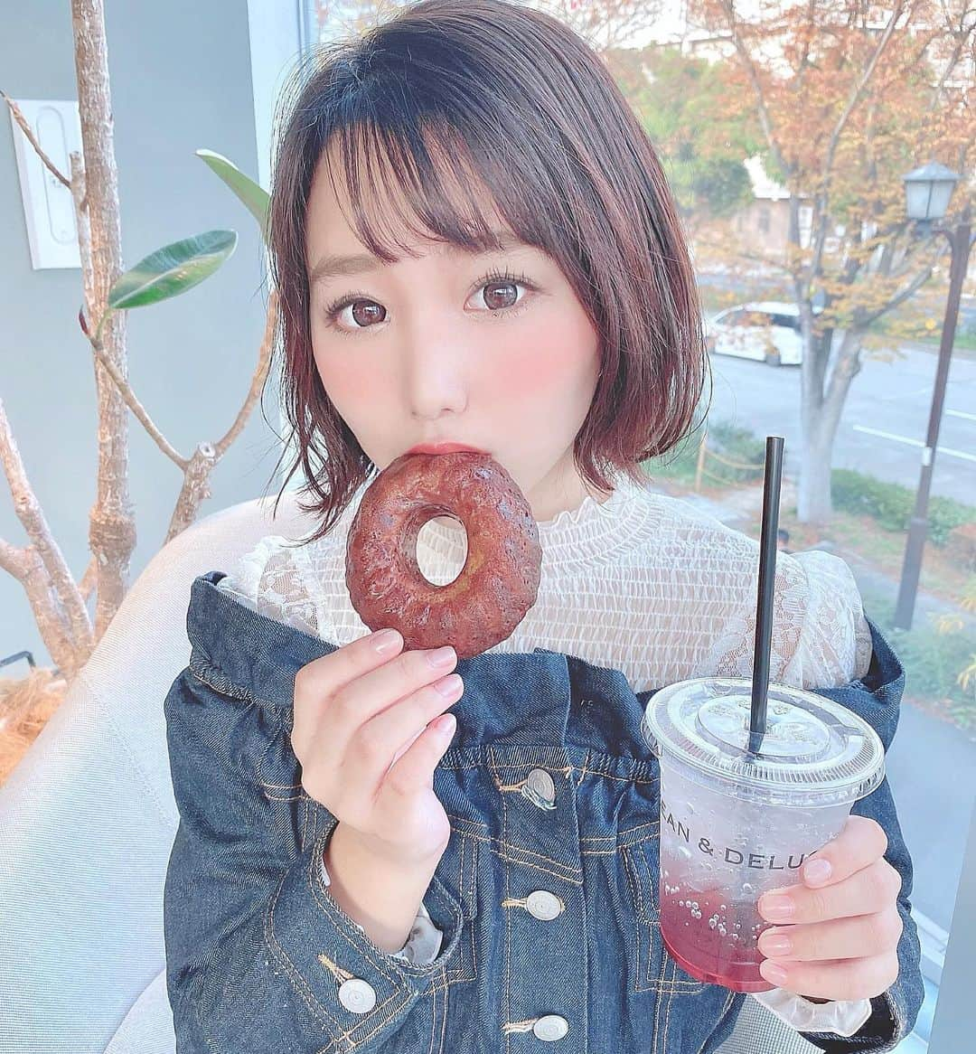 加藤里奈さんのインスタグラム写真 - (加藤里奈Instagram)「. ドーナツ型のカヌレ🍩 大好物🥰 . #ootd #fashion #instafood #instagram #instalike  #hairstyle #outfit #code #coordinate #style #stylepoint #instafashion #instagood #instalike #ファッション #撮影 #ヘアアレンジ #ヘアスタイル #アレンジスタイル #ヘア #かとこ #コーディネート #コーデ #かとこーで #今日の服」11月27日 19時02分 - katoco0326