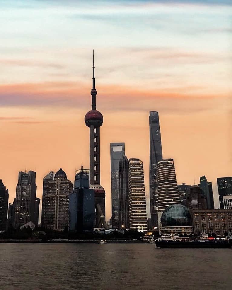 NICOLAS SIMOESのインスタグラム：「Bringing you to this unique city of Shanghai to discover the first stop of the #MINILiving project - where design meet sustainable future. Shanghai is really special to me as I lived there for 3 months and discovered the chance we have to travel ☀️✨ #ChargedWithPassion #MINI #adv」