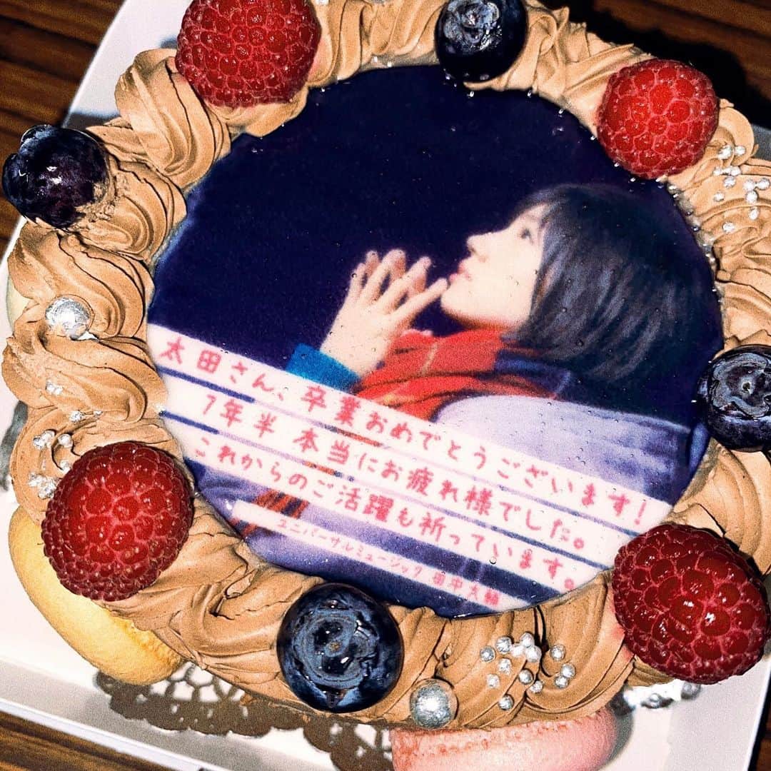 太田夢莉さんのインスタグラム写真 - (太田夢莉Instagram)「#河内REDS さんのミニアルバム #オリオン座 が本日発売です!!! . 卒業コンサートの時に、ユニバーサルミュージックさんからステキなケーキをいただきました 😭🎂✨ . うれしいです 😭🙏🏻✨ チョコレートケーキ美味しかった…… 🍫 .」11月27日 19時56分 - yustagram12