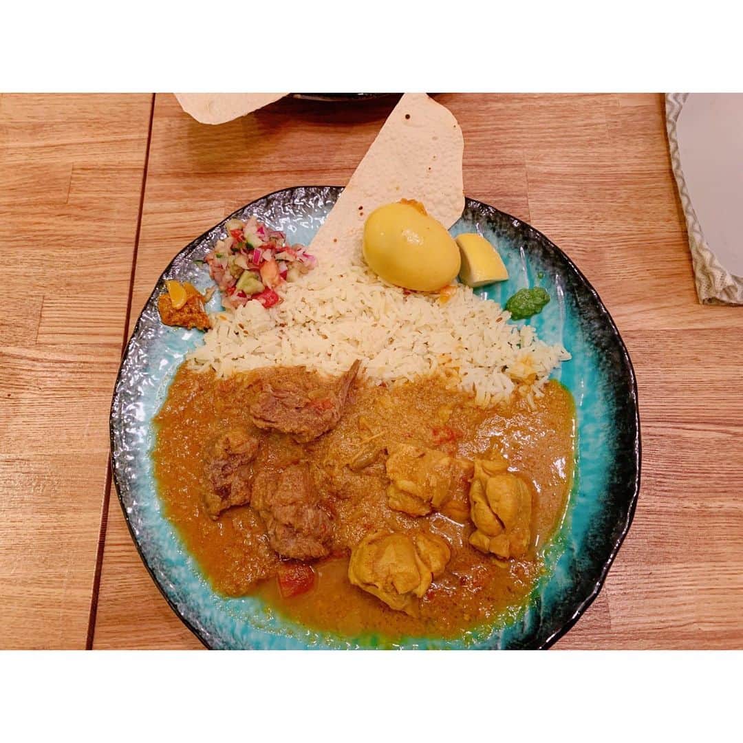 のインスタグラム：「最近のカレー部🍛。あげ忘れその1。 ①肉スパイスカレー　ガネック(三宿) ②curry 草枕 (新宿) ③肉カレー千葉屋(南森町) ④桜堂(桜川)  #カレー部 #brianthesun」