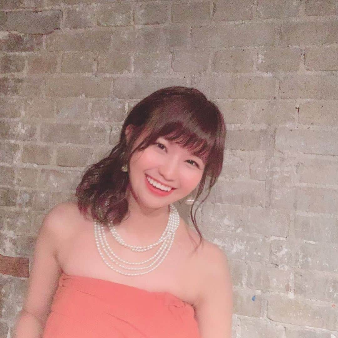 天野なつさんのインスタグラム写真 - (天野なつInstagram)「. 昨日は門司に撮影行ってきたー！ . オフショット撮ってもらったっちゃけど、 半分くらいブレとった🤣🤣(マネージャーさんw) . #門司港 #ブリックホール #ブリックホール門司 #オレンジドレス #murua #天野なつ」11月27日 20時19分 - natsu_amano