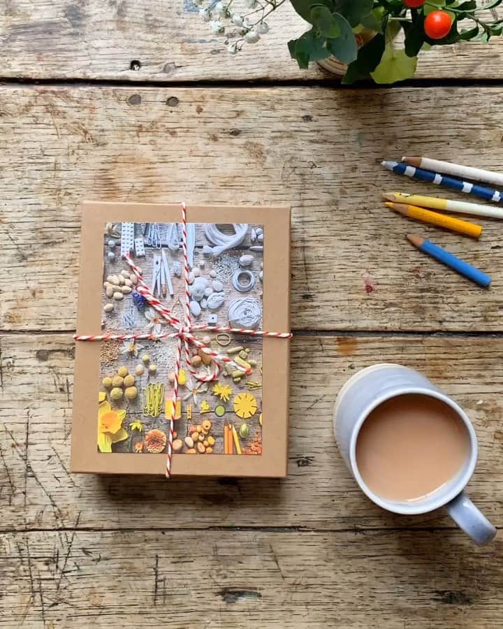 Tea and sittingのインスタグラム：「Swipe across to see the 3 New Jigsaws now up in my shop! ✨( link to shop in my profile and via my Stories ) #5ftinftable #timelapsejigsaw」