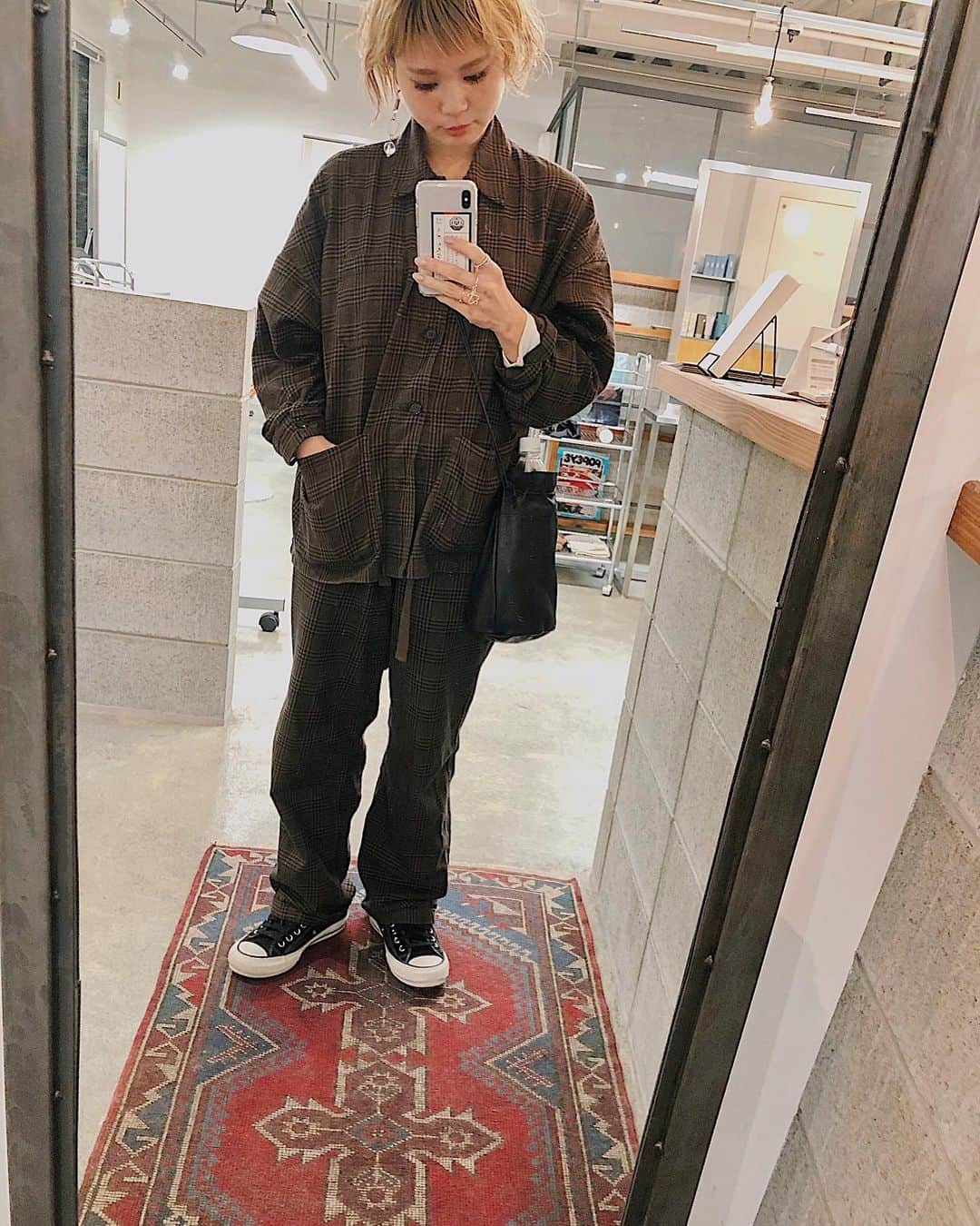 のインスタグラム：「セットアップな日🌼﻿ 本日もありがとうございました🐵🍌﻿ 12月も頑張りますのでご予約お待ちしてます🌼🙇﻿ ﻿可愛くさせてください🍌🍌🍌」
