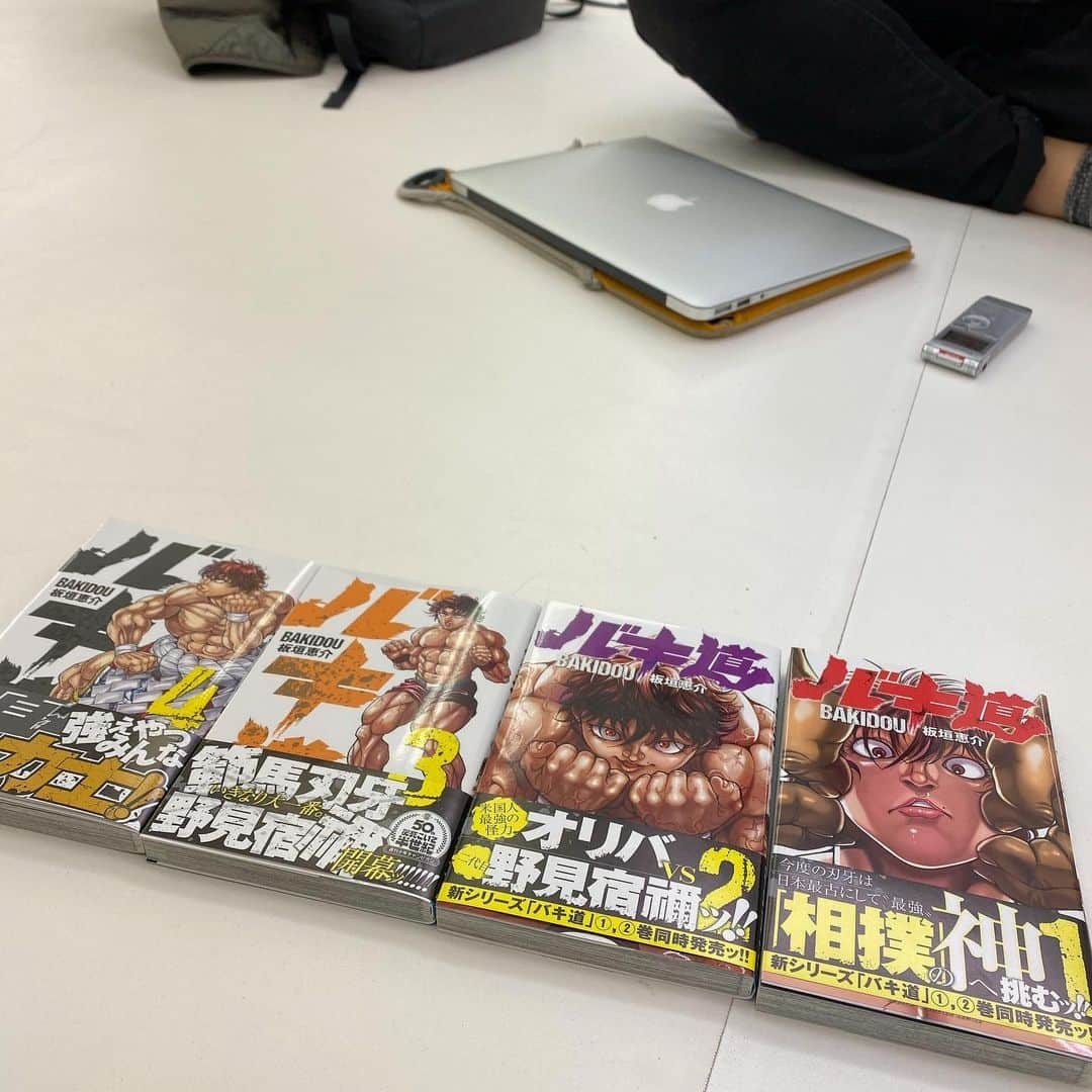 武尊さんのインスタグラム写真 - (武尊Instagram)「今日はもう一つ嬉しいお仕事👹 刃牙について色々語ってきました。 #刃牙 #バキ道 #範馬勇次郎」11月27日 20時30分 - k1takeru