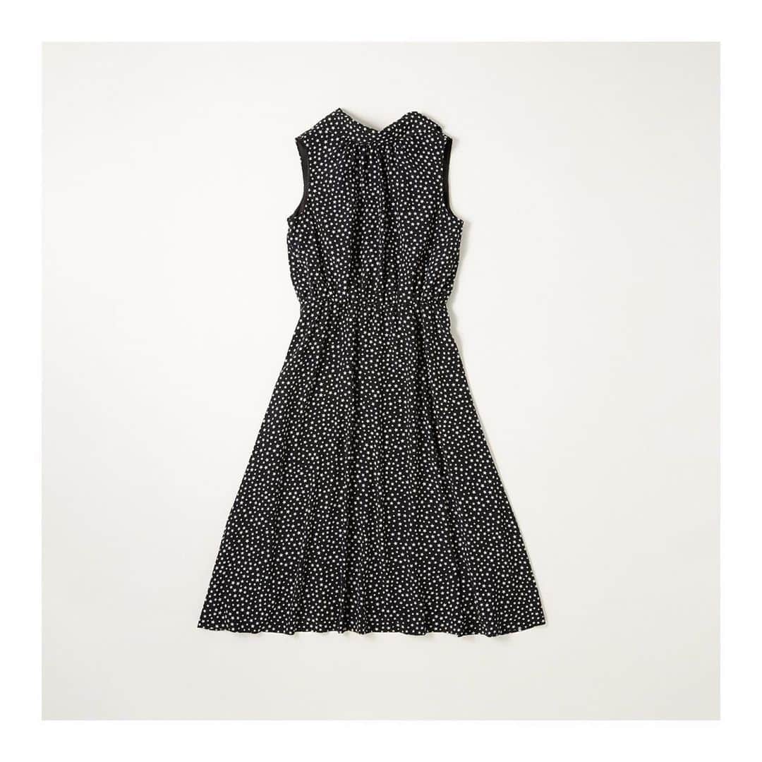 エリオポールのインスタグラム：「. Étoile 11.22.fri - 12.31.tue . DRESS [HÉLIOPÔLE] 29,000yen+tax . 70年代を思わせるオリジナルのスタープリントシリーズは、華やかなシーンにも映える一枚です。 . . #HELIOPOLE30eme #HELIOPOLE #heliopole #エリオポール #2019aw #autumnwinter #selectshop #fashion #style」