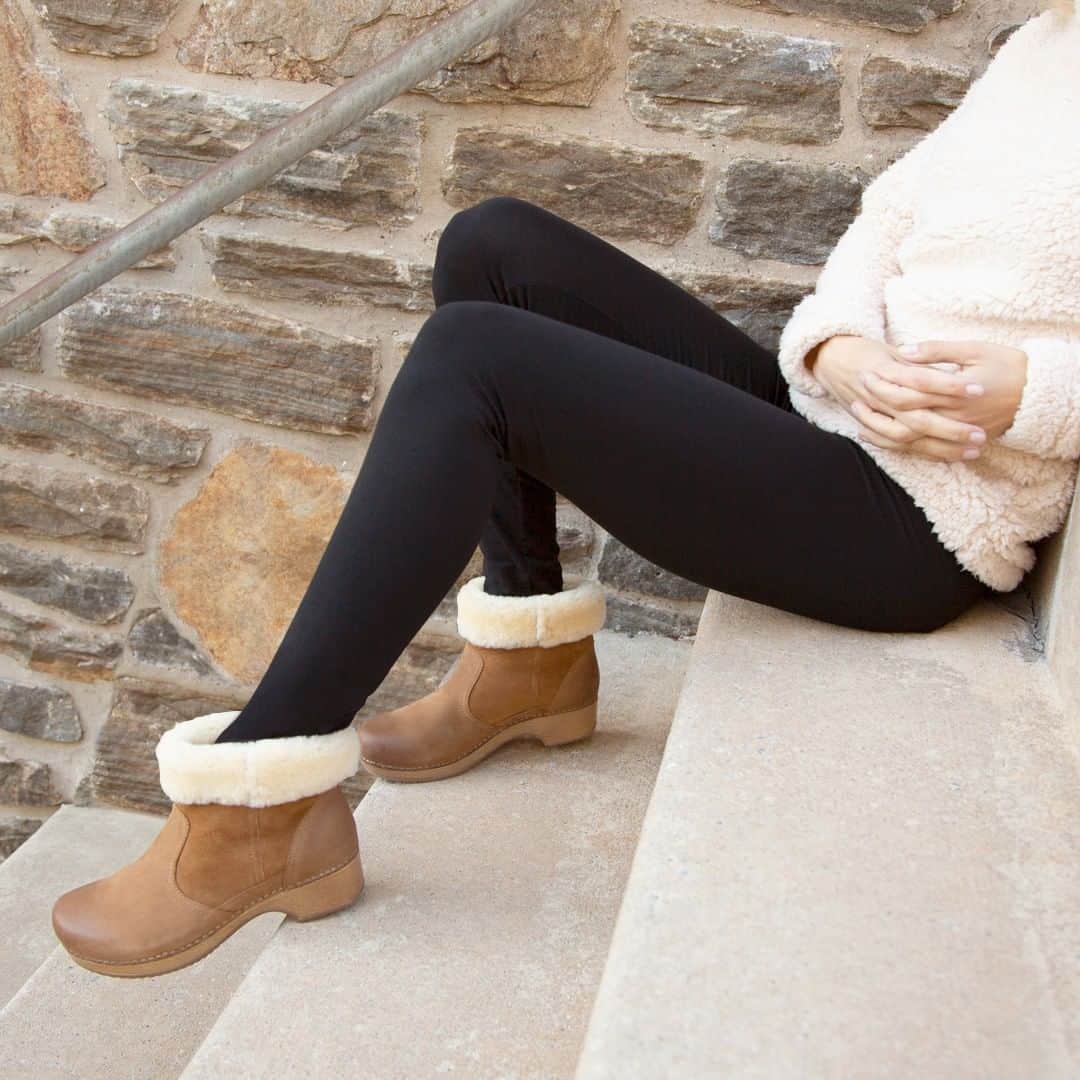 ダンスコさんのインスタグラム写真 - (ダンスコInstagram)「Winter, meet Bettie. Shop now at the link in the bio. . . . #dansko #instalove #boots #shoes #danskos #justyourfavorites #instagood #danskostyle #comfort #cozy #newshoes #booties #cozystyle #cozybooties」11月27日 22時00分 - dansko