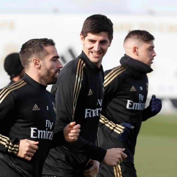ティボ・クルトゥワのインスタグラム：「😁 #HalaMadrid」