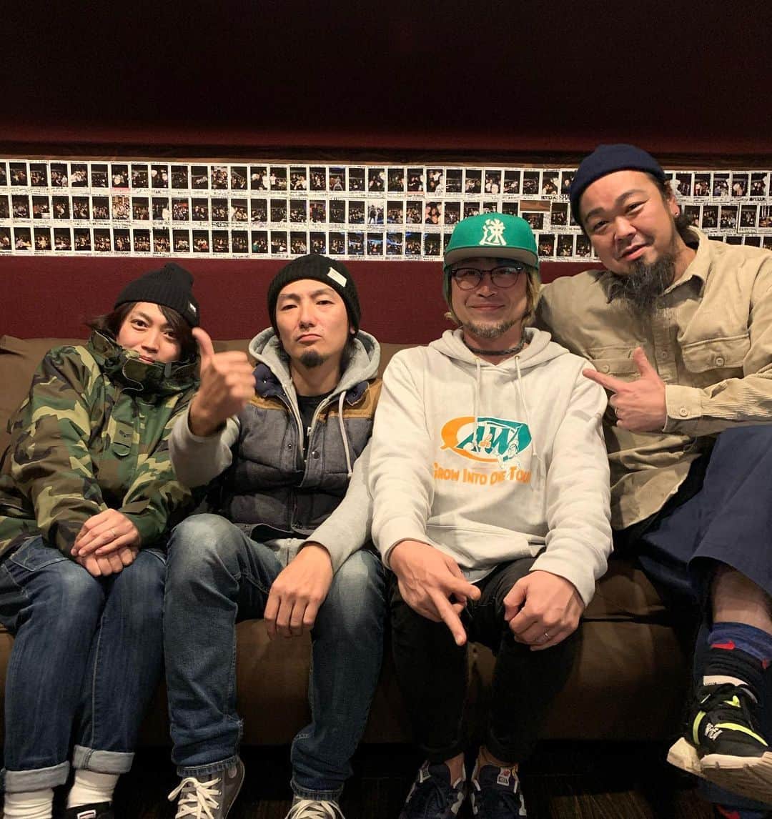 安野勇太のインスタグラム：「レコーディング完了！！終わったーっ！！今回もアンドリューにお世話になりました！いつも最高の仕事をしてくれます。ﾍﾞｽﾄ！ありがとう！とにかくまだまだこれからだ俺たち。ひとまずお疲れ様でございました。 #HAWAIIAN6 #HW6_TBIR」