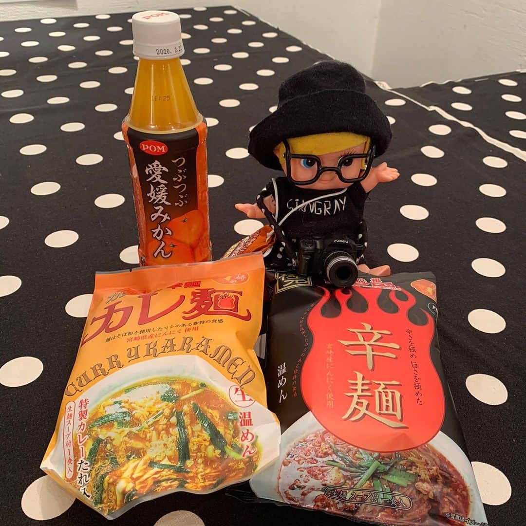 のインスタグラム：「【STINGRAY福岡初日終了！】 福岡初日終了致しました！誠にありがとうございました！明日も11-19時まで天神アートフレンズ(中央区天神3-3-5-3F )にてお待ちしてます！僕はONE OK ROCKライブ撮影の為オープンから15時まで居ます！差し入れありがとうございます！  #STINGRAY #福岡 #oneokrock」