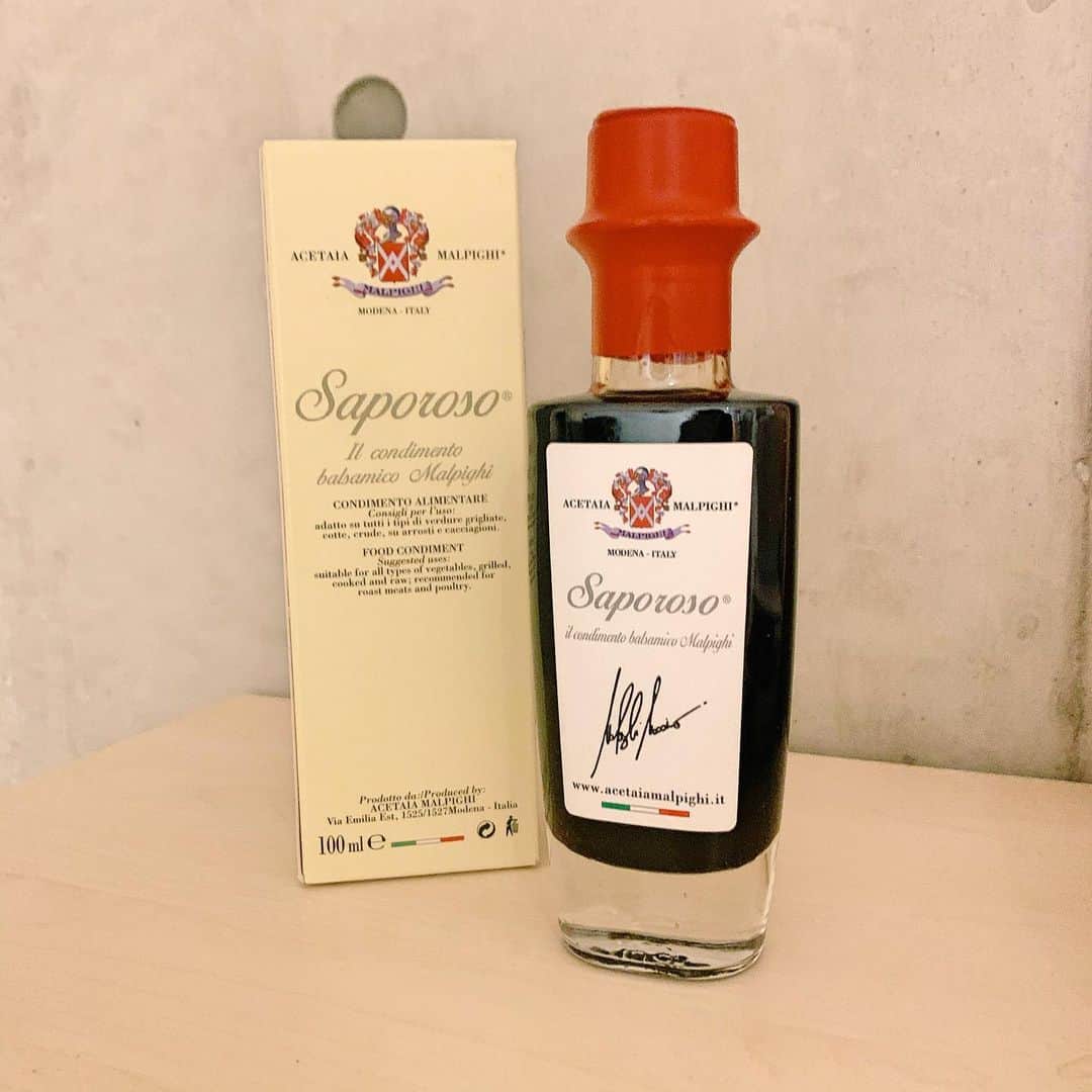 川嵜美佳のインスタグラム：「#saporoso #balsamico  #malpighi #lipgloss  考えて、選んでくれた #おくりもの  心があったかくなる。嬉しいな☺️✨ I have to improve and polish myself :))♪ Good seed makes a good crop !! #thx #cooking #beauty #happy #loveyourself #loveyourlife」