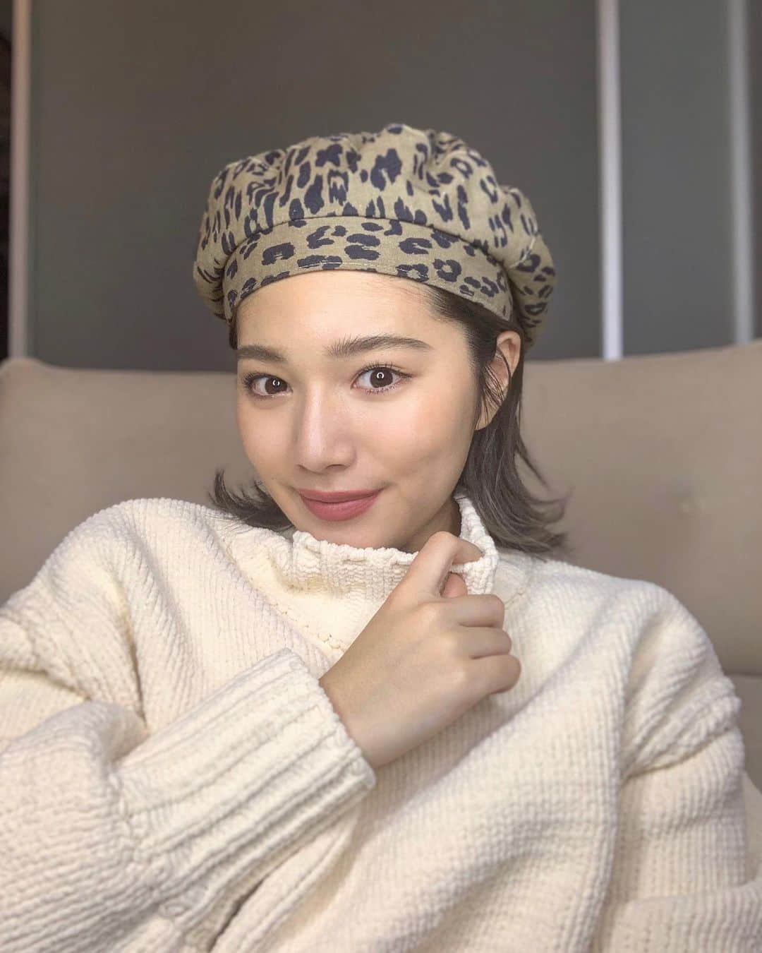 浪花ほのかのインスタグラム：「、 、 、  ヒョウ柄の帽子、最近お気に入り😍」