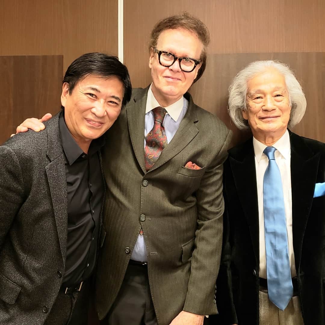 藤岡幸夫のインスタグラム：「昨日は関西フィルの記者会見‼️ 僕の定期は３回で、エルガー交響曲１番、マーラー交響曲６番、貴志康一交響曲「仏陀」を取り上げます。飯守泰次郎先生には来月エンターザミュージックに出演して頂くのが楽しみ！」