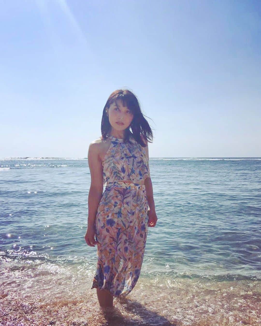 新田恵海さんのインスタグラム写真 - (新田恵海Instagram)「新田恵海 1st写真集『Air ～アイル～』オフショット❣️ 長野県で生まれ育った冬女・新田恵海(山)な私ですが、せっかくのバリなので、海でも撮影しました🐚✨ ちょっと照れくさいですが💦  素敵な海の写真もたくさん撮っていただけたので、お手にとってもらえたら嬉しいです☺️ #33zuku写真集 #airアイル #オフショット #バリ島」11月27日 22時40分 - tnstagram1210