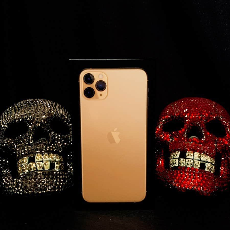 JULIANさんのインスタグラム写真 - (JULIANInstagram)「I am very grateful♡ NEW📲 iPhone11 Pro Max 512GB  #iphone #iphone11 #apple  #iphone11promax #gold  #caseiphone #iphonecase #アイフォーン #アイフォン #アップル #アイフォンケース #アイフォン11プロ  #ゴールド　 #携帯　#携帯ケース　 #スマホ　#スマホケース  #モデル #ファッションモデル  #ファッションショー  #撮影 #撮影モデル #メンズモデル #メンズファッション #インフルエンサー　#インスタグラマー #お洒落さんと繋がりたい #写真好きな人と繋がりたい #カメラ」11月27日 23時10分 - julian_official_jp