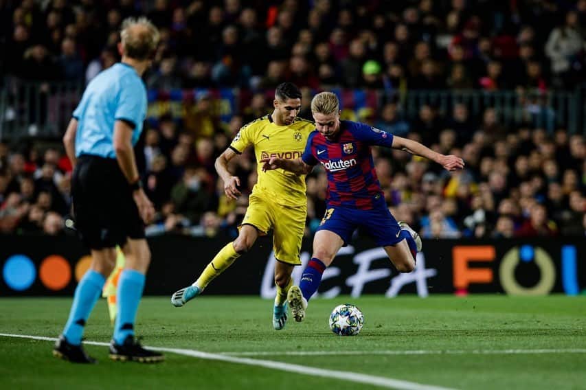 フレンキー・デ・ヨングのインスタグラム：「First in the group and qualified for the next round of @championsleague 🙏🏼💪🏼」