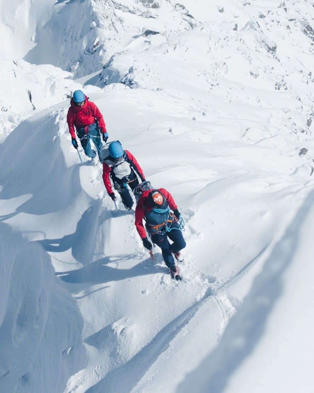 ミレーさんのインスタグラム写真 - (ミレーInstagram)「Follow the guide... . 📷 @lesothers .  #MilletRiseUp  #alpinisme #alpinism #alpinismo #mountaineering」11月28日 1時30分 - millet_mountain