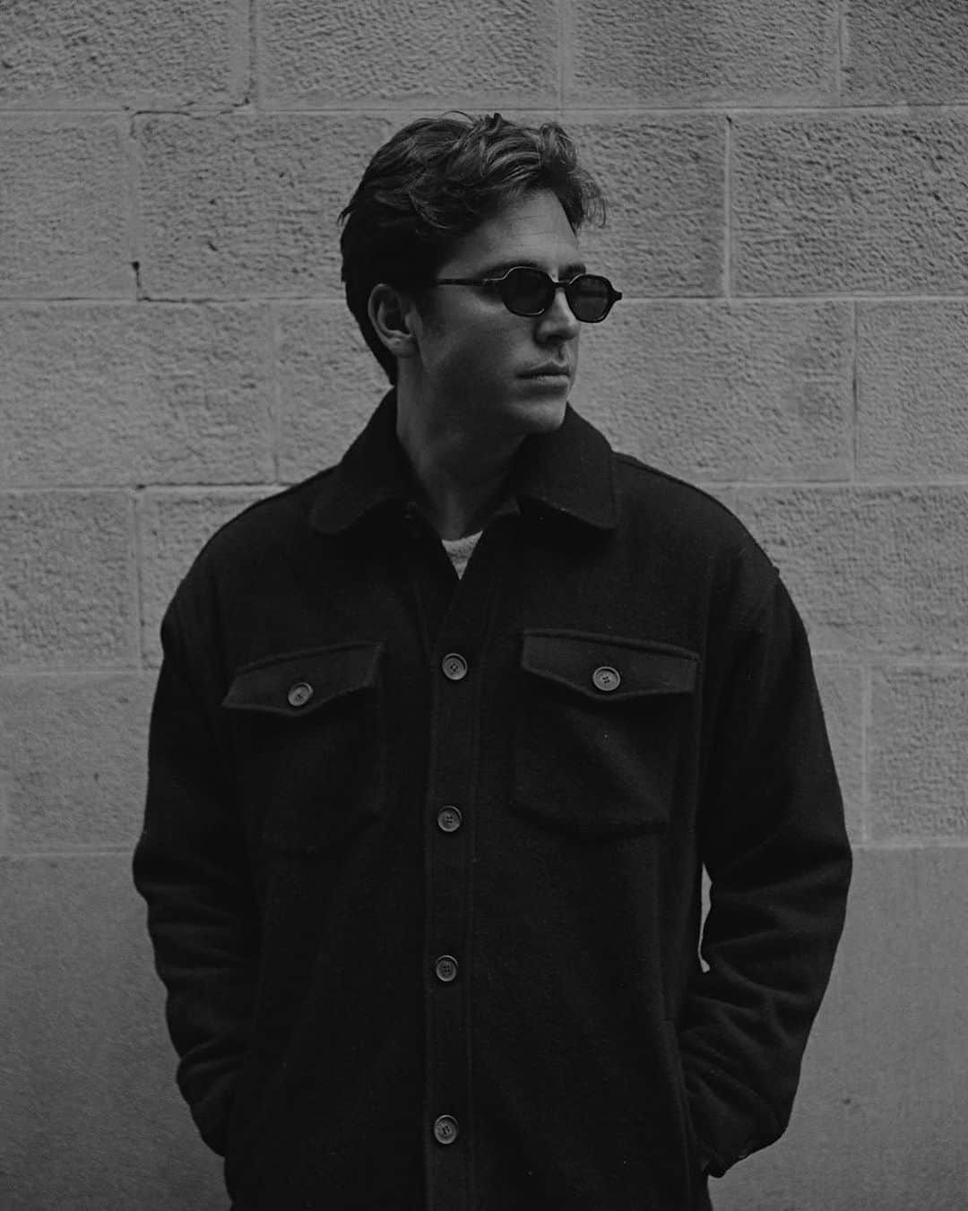 アメリカンビンテージのインスタグラム：「Joan Pala looks so good in our jacket Pacybay #americanvintage #womenswear #menswear #fashion #fw19 #fallwinter19 #collection #knitwear #denim #coat」