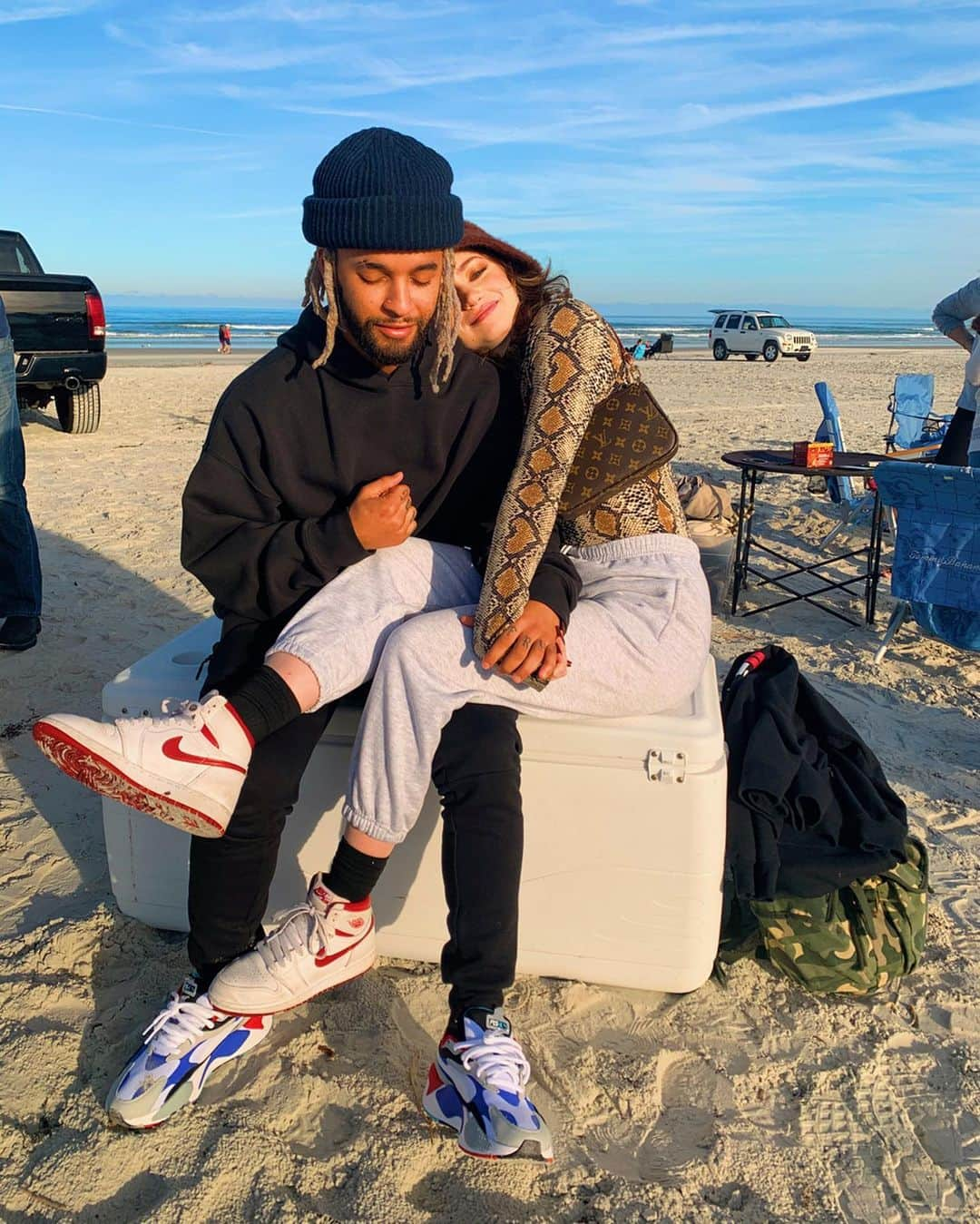 ディトーさんのインスタグラム写真 - (ディトーInstagram)「beach days be like:」11月28日 2時01分 - iam_dytto